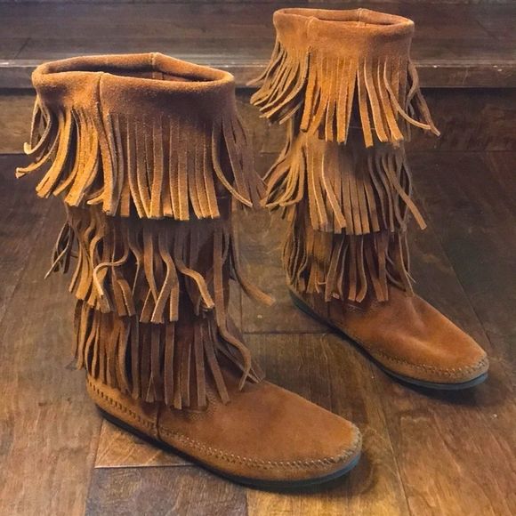 Minnetonka genuine suede fringe boots, size 8! - Picture 2 of 12